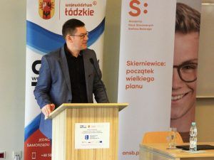 Jacek Stojanowski, oligofrenopedagog, nauczyciel i wychowawca,, prezes zarządu Fundacji "Czeka Na Nas Świat".